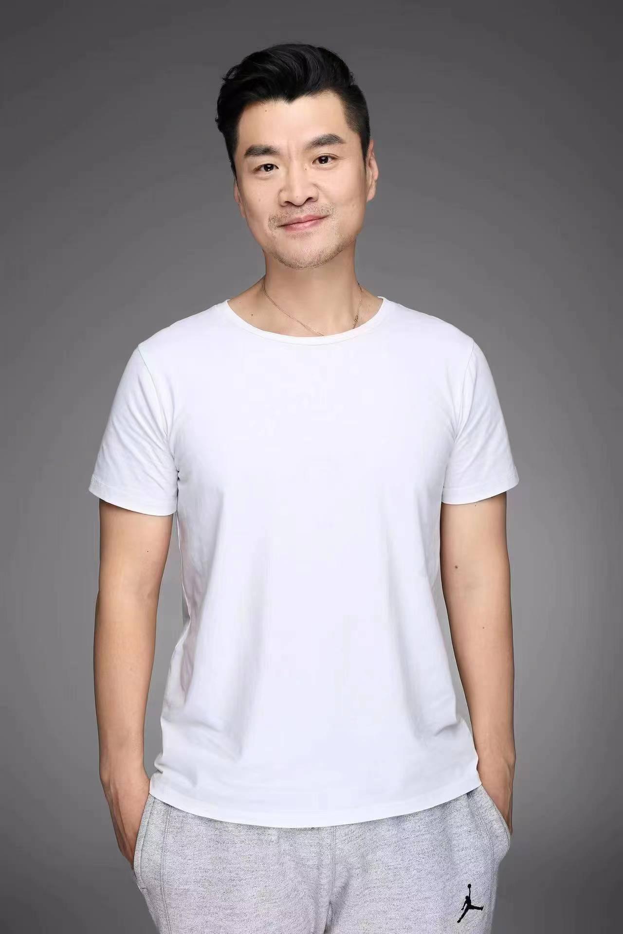 张闻天